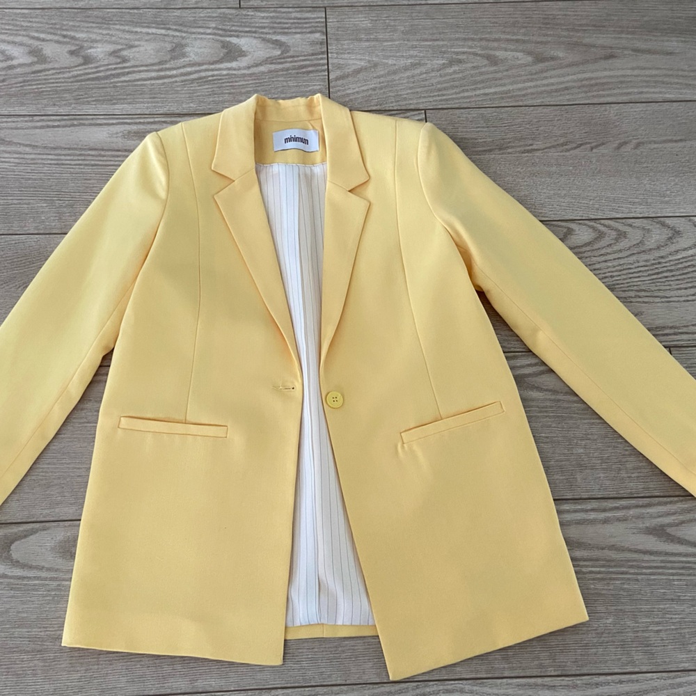 Minimum women’s yellow blazer. Size:34 (S).